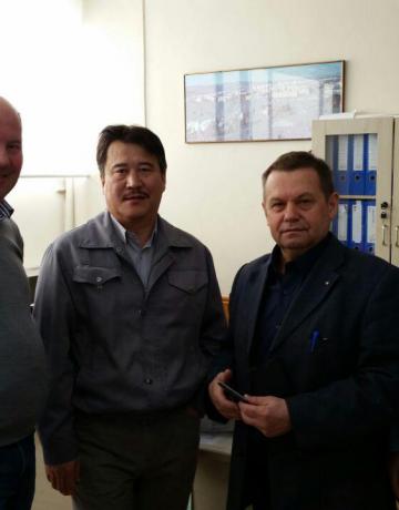 Бузмаков Юрий Алексеевич с деловыми партнерами